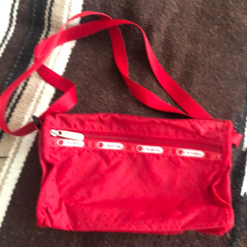 LeSportsac